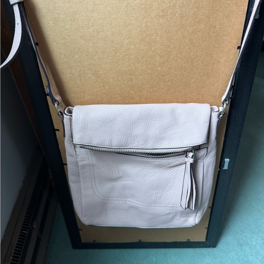 Elegant Cream Leather Crossbody Bag